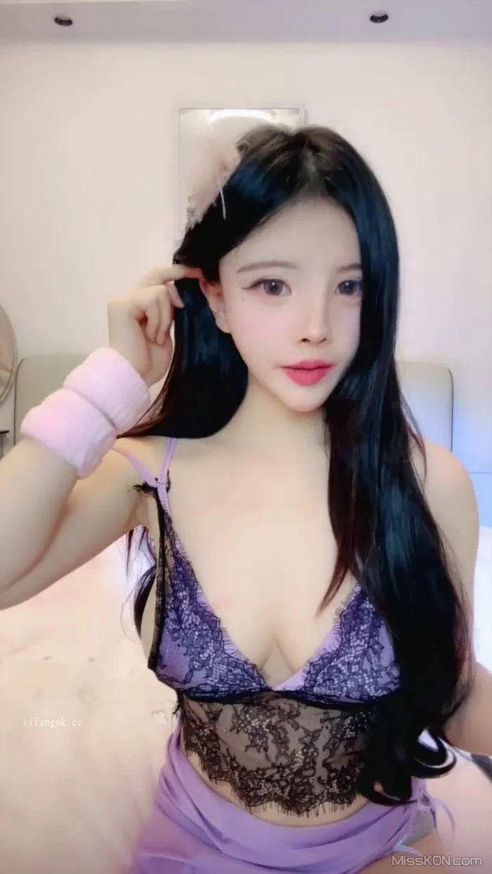 榆俞: 美爆了 顶级豪乳女神 (25 photos + 3 videos)