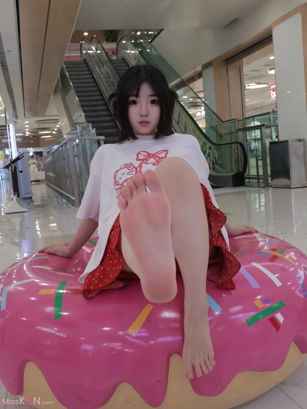 小羊蛋卷: 创意园+操场学妹+超市双丸子 (21 photos)