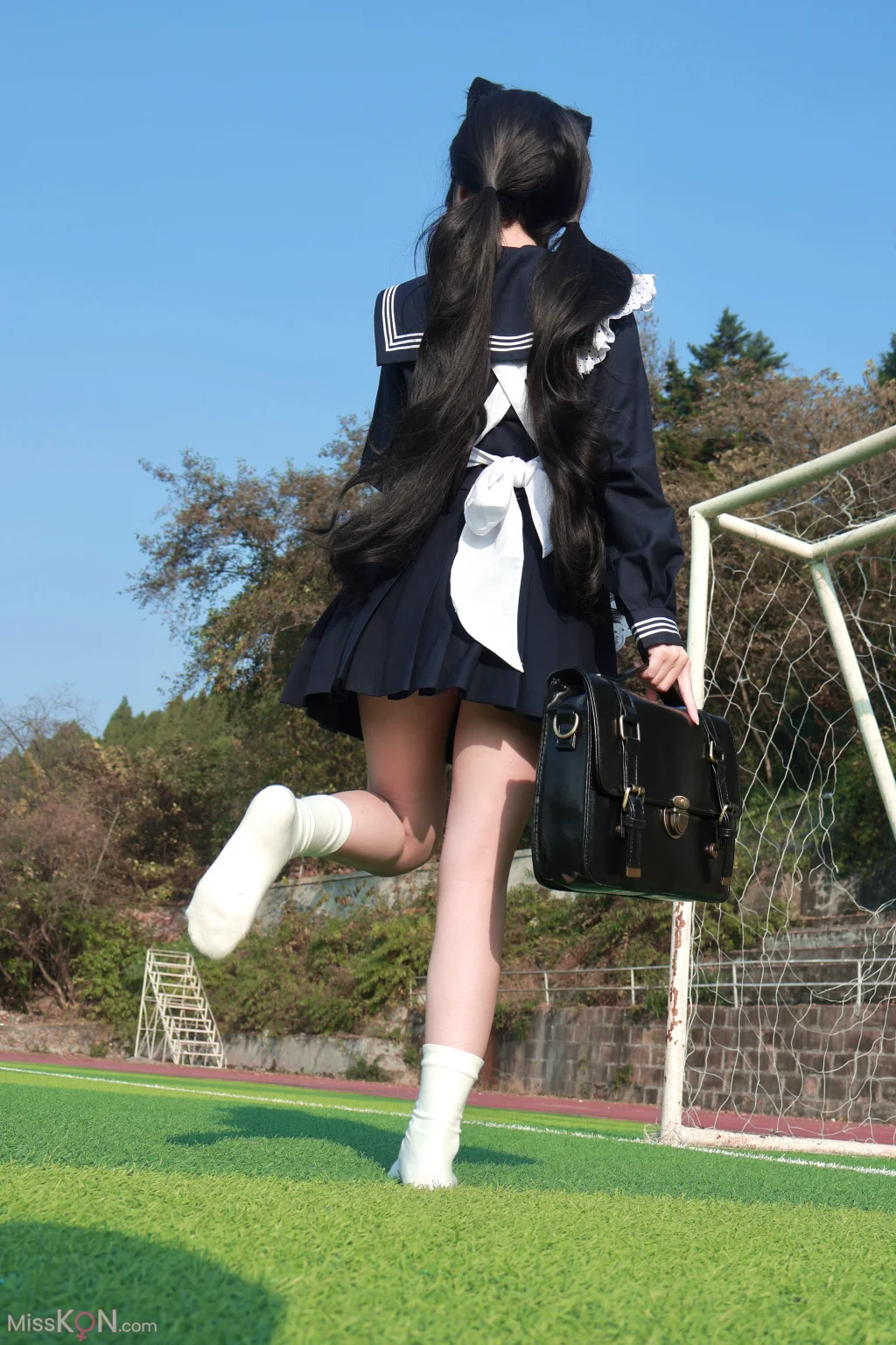 小羊蛋卷: jk少女+爱丽丝 (25 photos + 1 video)