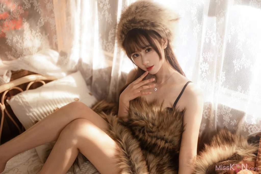 Coser@羽生三未: 冬之恋歌 (37 photos)