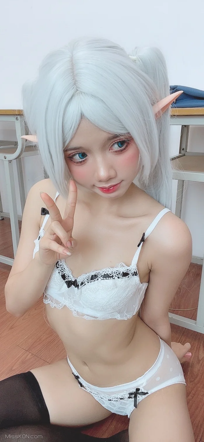 Coser@PoppaChan: Frieren Winter 芙莉莲·黑丝短靴冬装 +S (141 photos + 13 videos) – Page 3