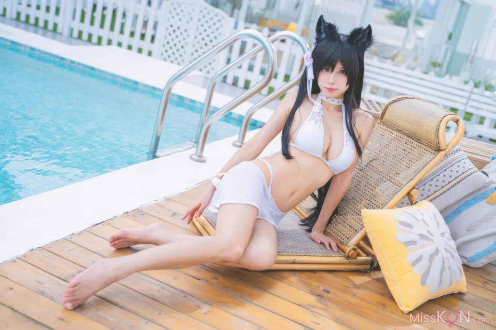 Coser@三無人型: 碧蓝航线 爱宕 泳装 (30 photos)