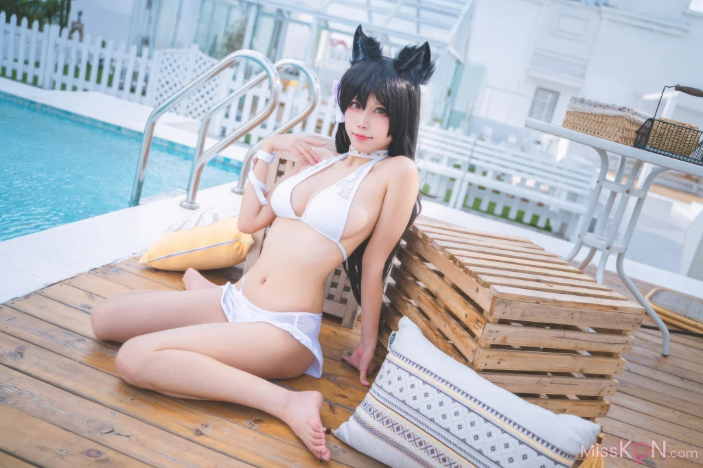 Coser@三無人型: 碧蓝航线 爱宕 泳装 (30 photos)