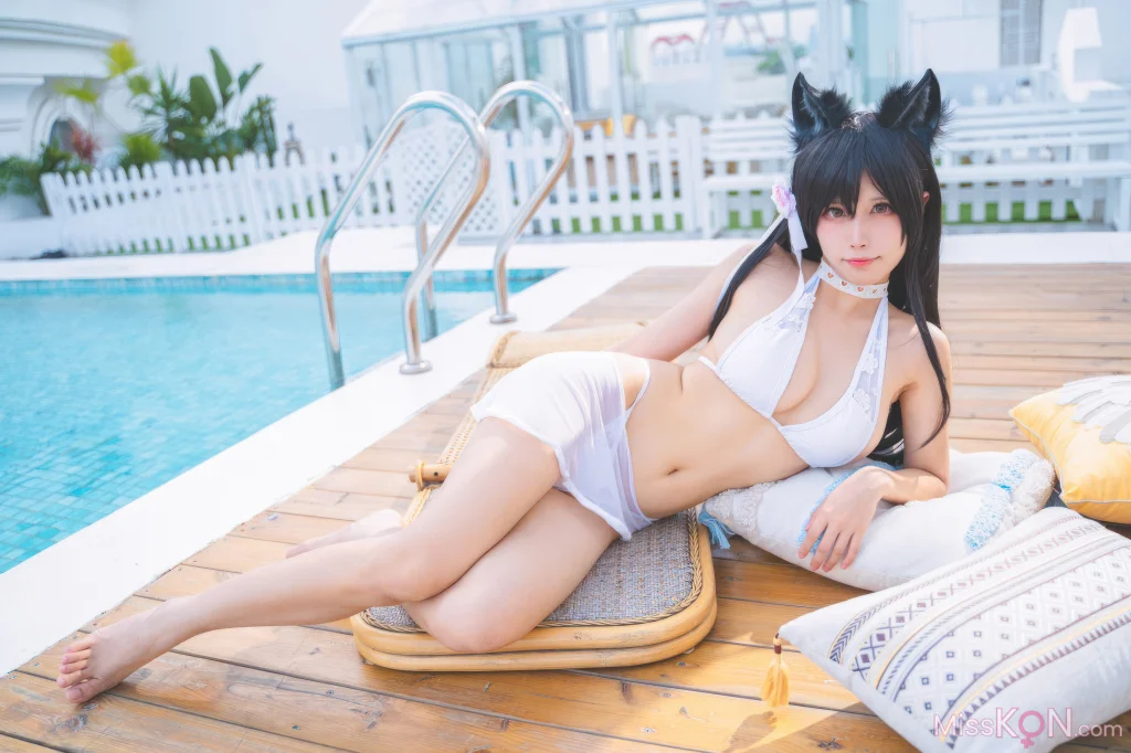 Coser@三無人型: 碧蓝航线 爱宕 泳装 (30 photos)