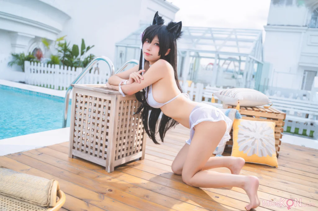 Coser@三無人型: 碧蓝航线 爱宕 泳装 (30 photos)