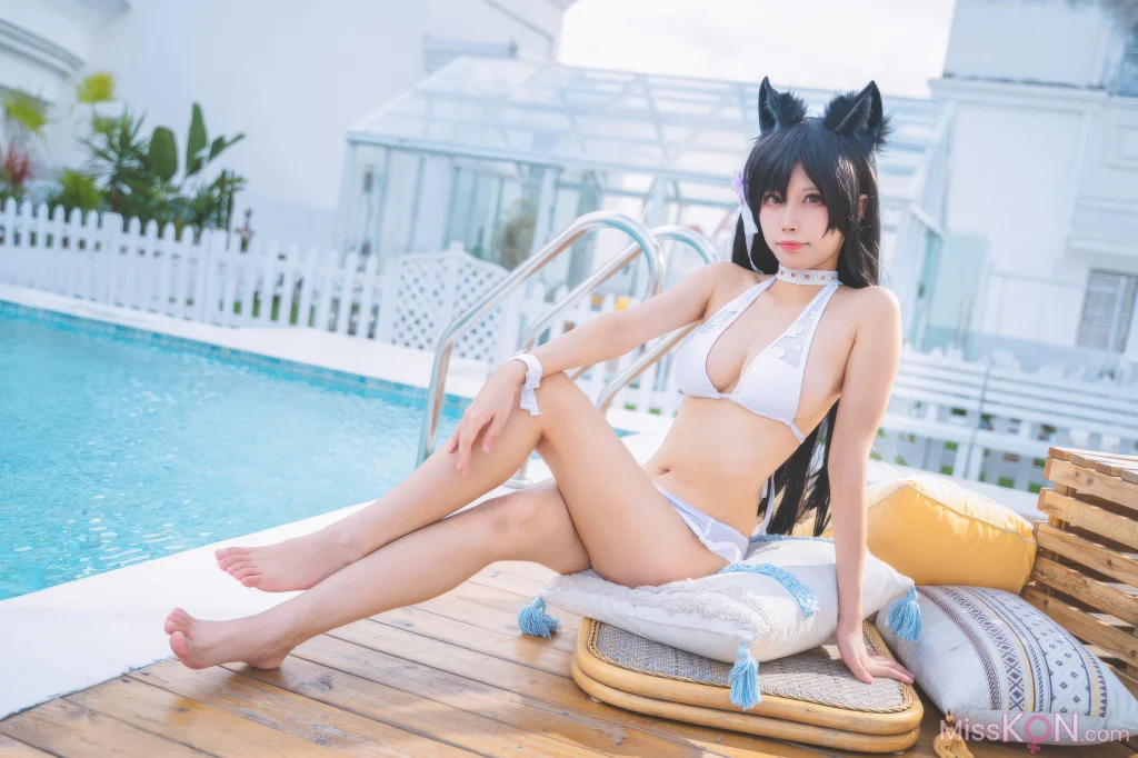 Coser@三無人型: 碧蓝航线 爱宕 泳装 (30 photos)