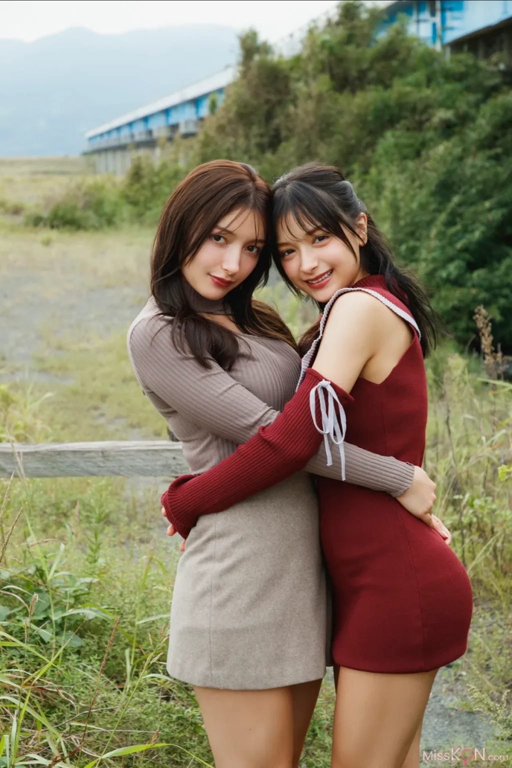 [JP] Marina Momose (百瀬まりな) & Erika: FRIDAY Monthly Girl 055 エリマリ姉妹 (103 photos + 1 video)