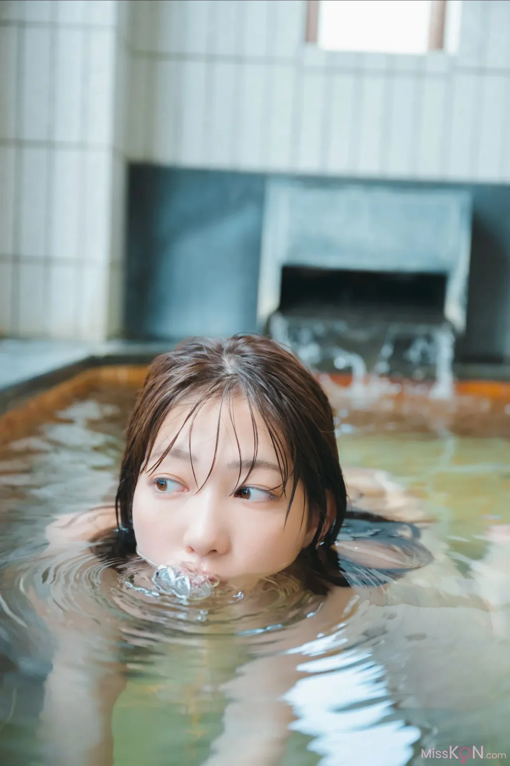 [JP] Yuuri Kouchi (河内裕里): FRIDAYデジタル写真集 シコクの純情カノジョ Vol.1 (48 photos) – Page 3