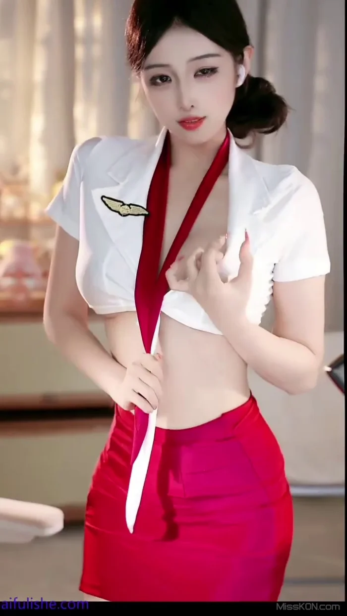 奶龙教主: 畅聊颜值女神 新增定制情趣制服抖奶裸舞 (47 photos + 6 videos)