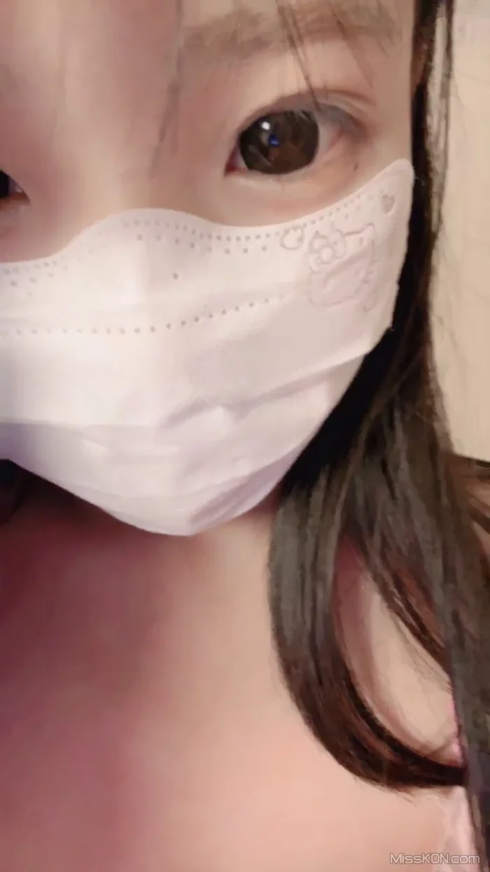 才不是悦悦: 粉嫩白虎 巨乳学生妹 (34 photos + 7 videos)
