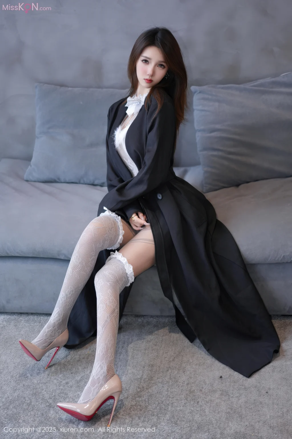 XIUREN No.10987: 桃桃·夭夭twins (77 photos)