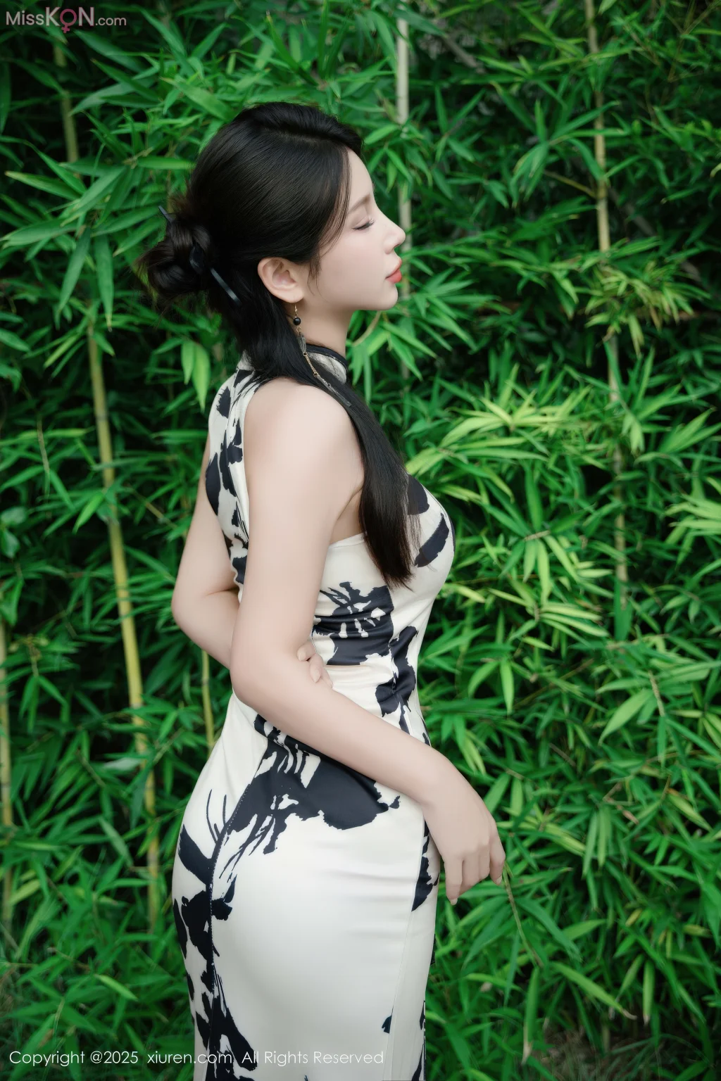 XIUREN No.10989: 小蛮妖Yummy (71 photos)