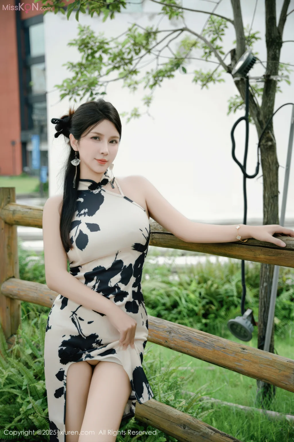 XIUREN No.10989: 小蛮妖Yummy (71 photos)
