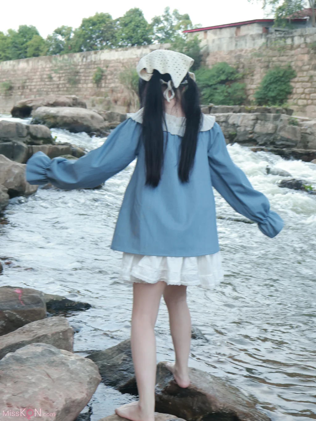 小羊蛋卷: 河畔游玩 (14 photos) – Page 2