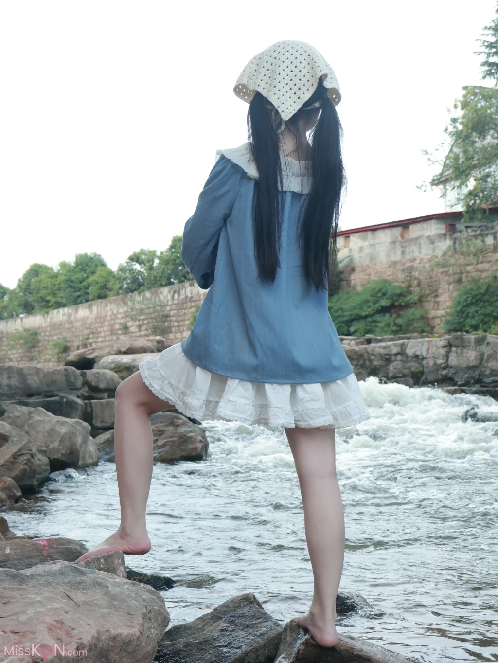 小羊蛋卷: 河畔游玩 (14 photos) – Page 2