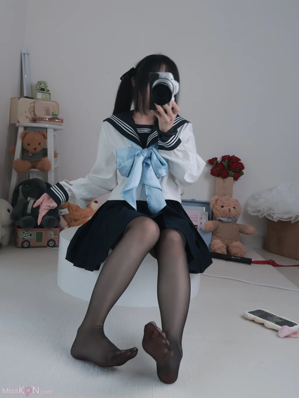 小羊蛋卷: 黑丝水手+黑色中华娘 (20 photos + 2 videos)
