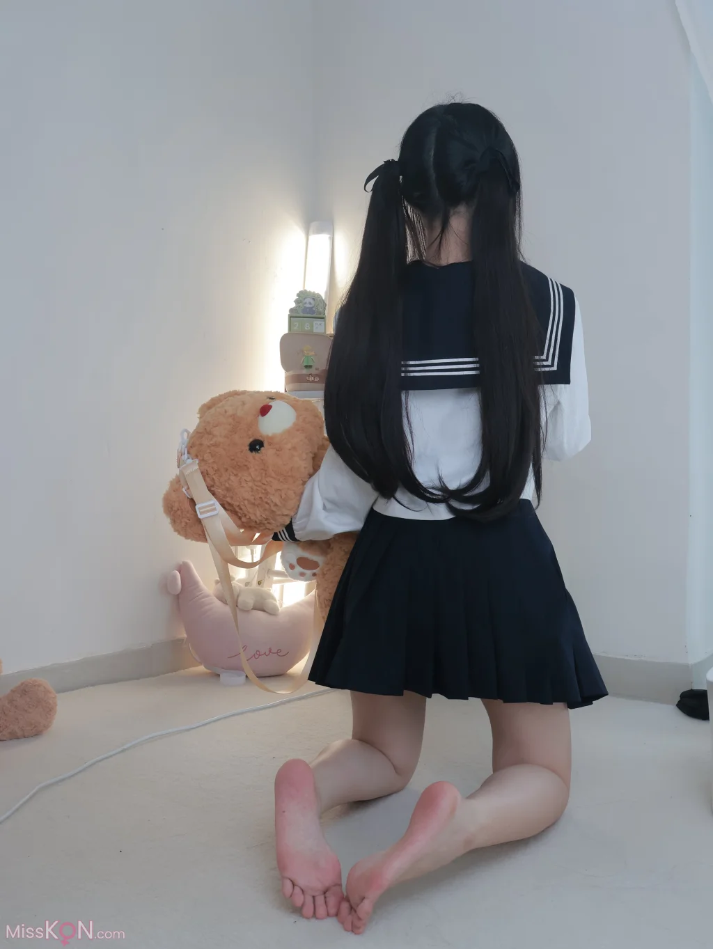 小羊蛋卷: 黑丝水手+黑色中华娘 (20 photos + 2 videos)