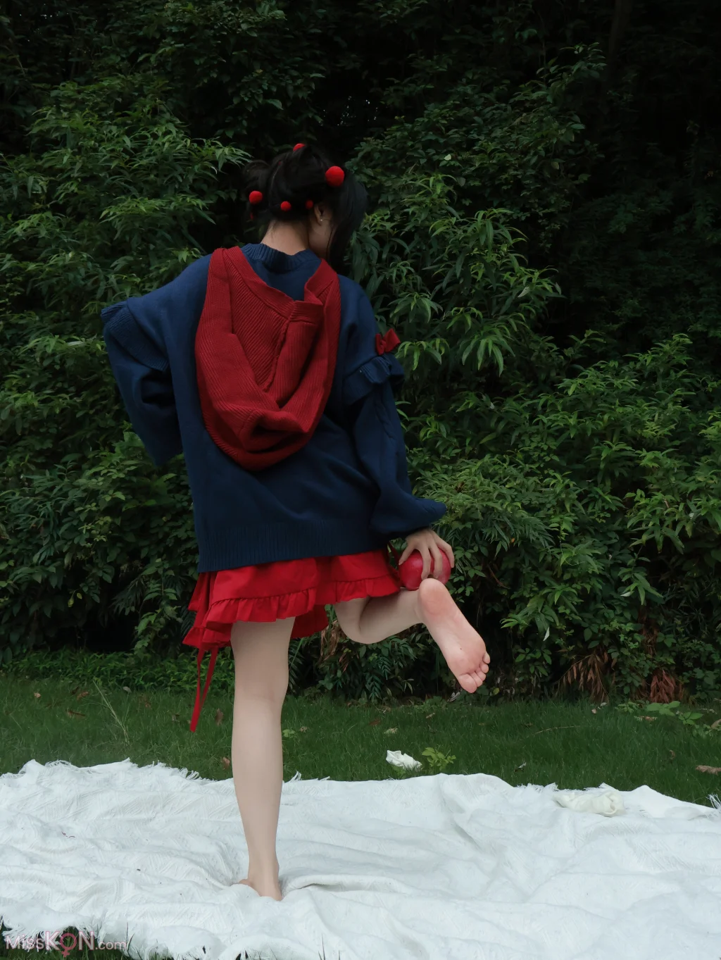 小羊蛋卷: 毒苹果 (14 photos)