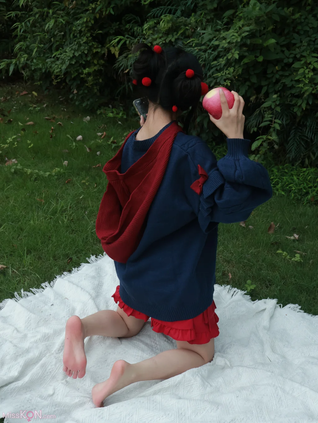 小羊蛋卷: 毒苹果 (14 photos)