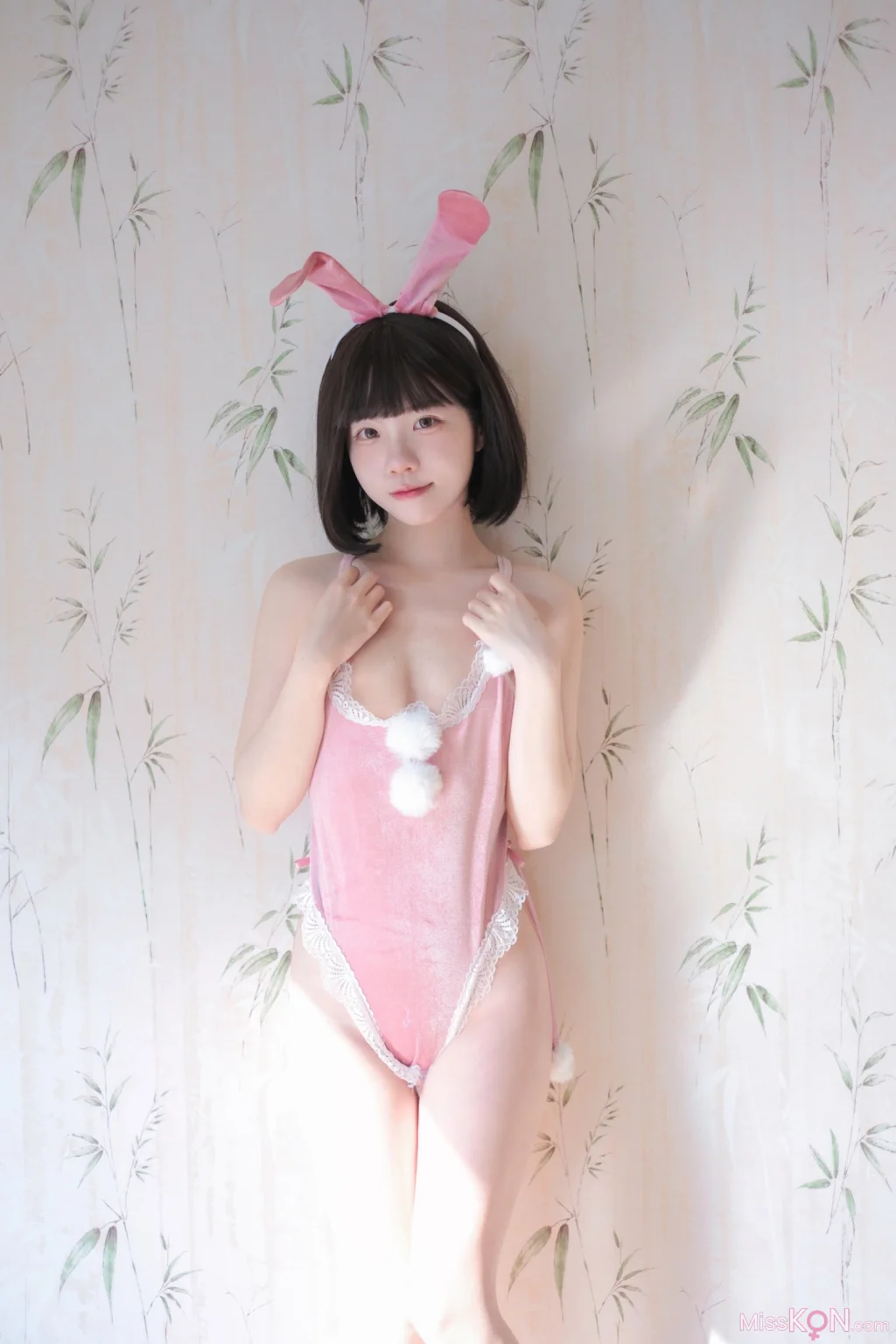 Coser@可可小白兔: 純慾兔女郎 (50 photos)