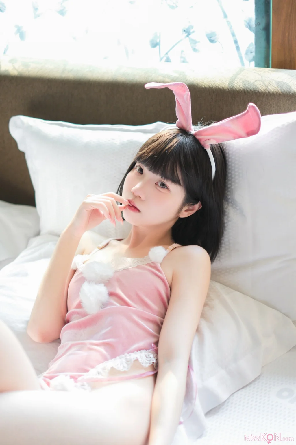 Coser@可可小白兔: 純慾兔女郎 (50 photos) – Page 2