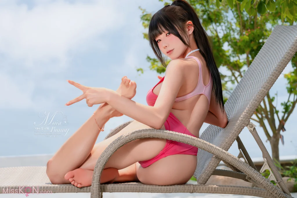 Coser@黏黏团子兔: 2025泳装限定作 水泳部前辈 (94 photos)