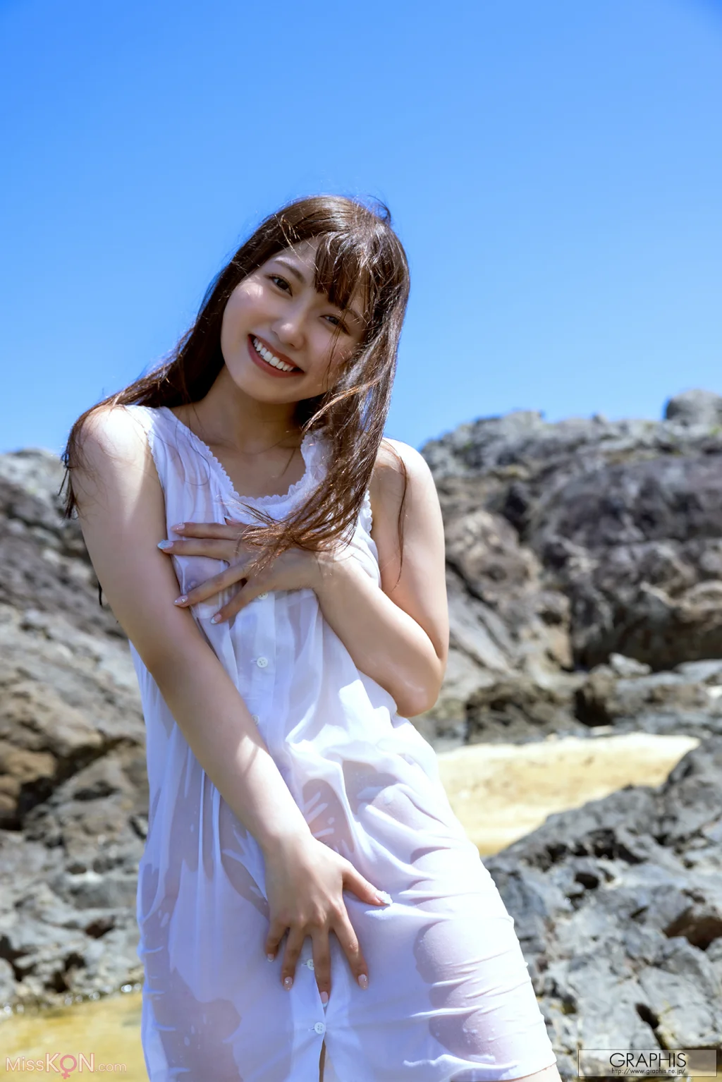 [JP] Miyu Aizawa (逢沢みゆ): [Graphis] New Year’s Holiday SPECIAL 2025-2026 Come Across! Vol.1+2 (41 photos)