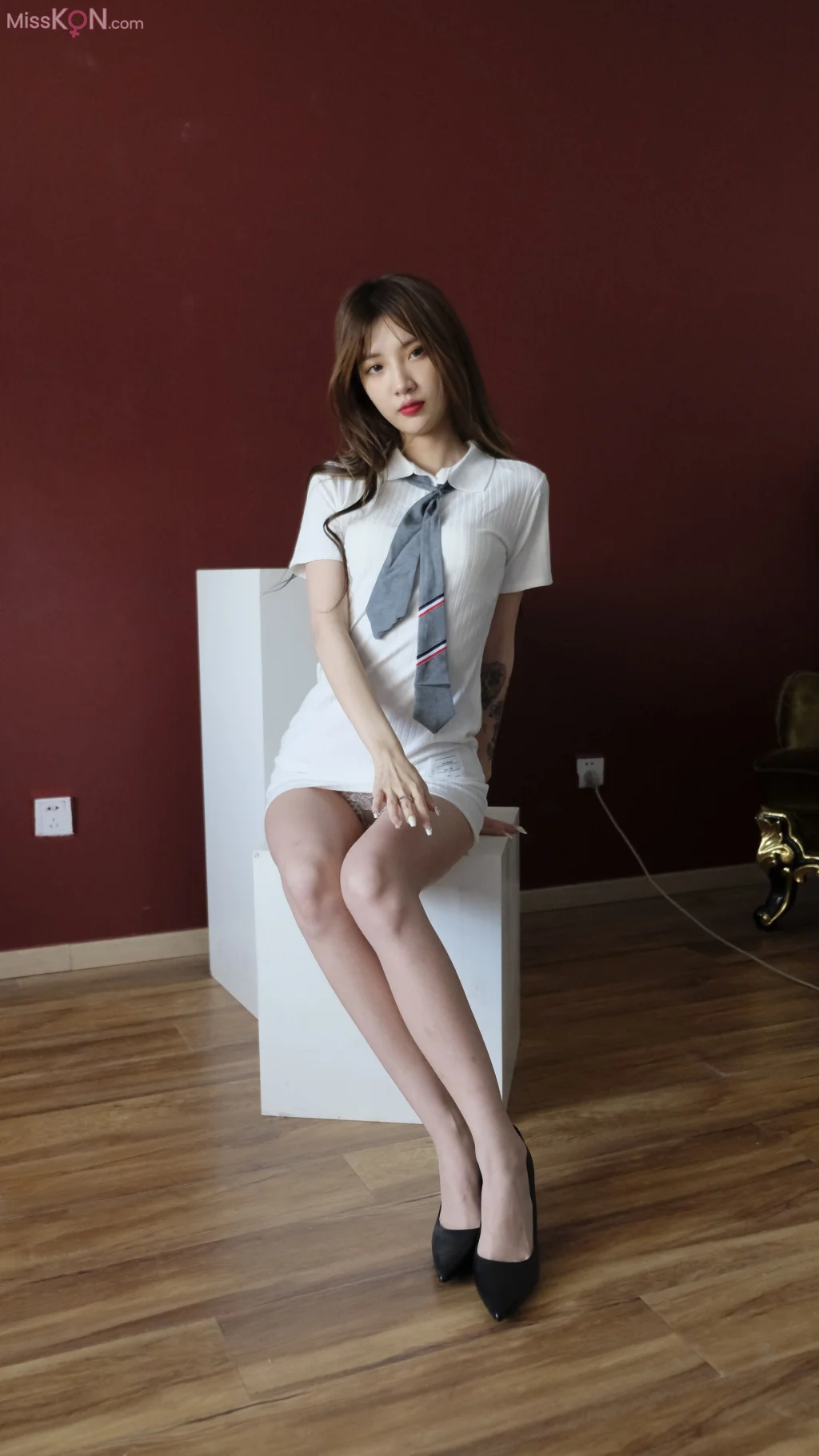 [Private Photoshoot] 白雪(佳菲): 高冷黑丝女神 全尺度人体私拍 (620 photos)