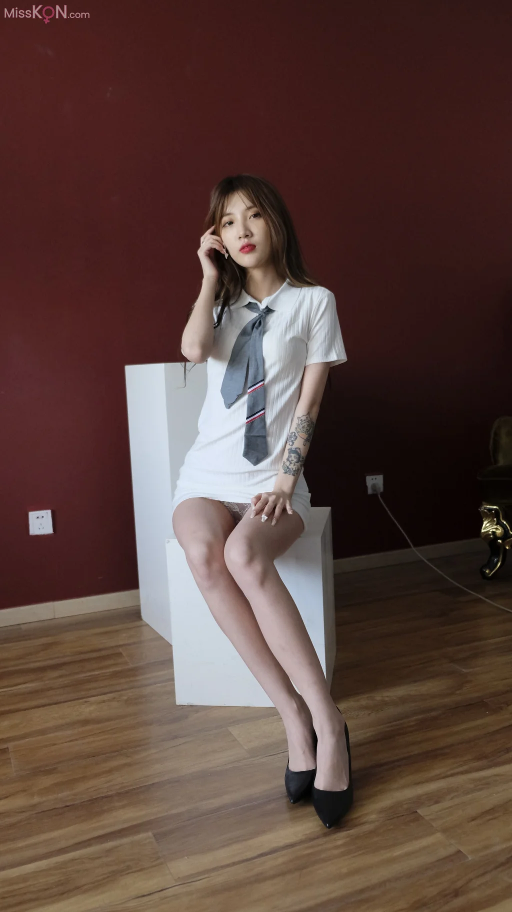 [Private Photoshoot] 白雪(佳菲): 高冷黑丝女神 全尺度人体私拍 (620 photos)