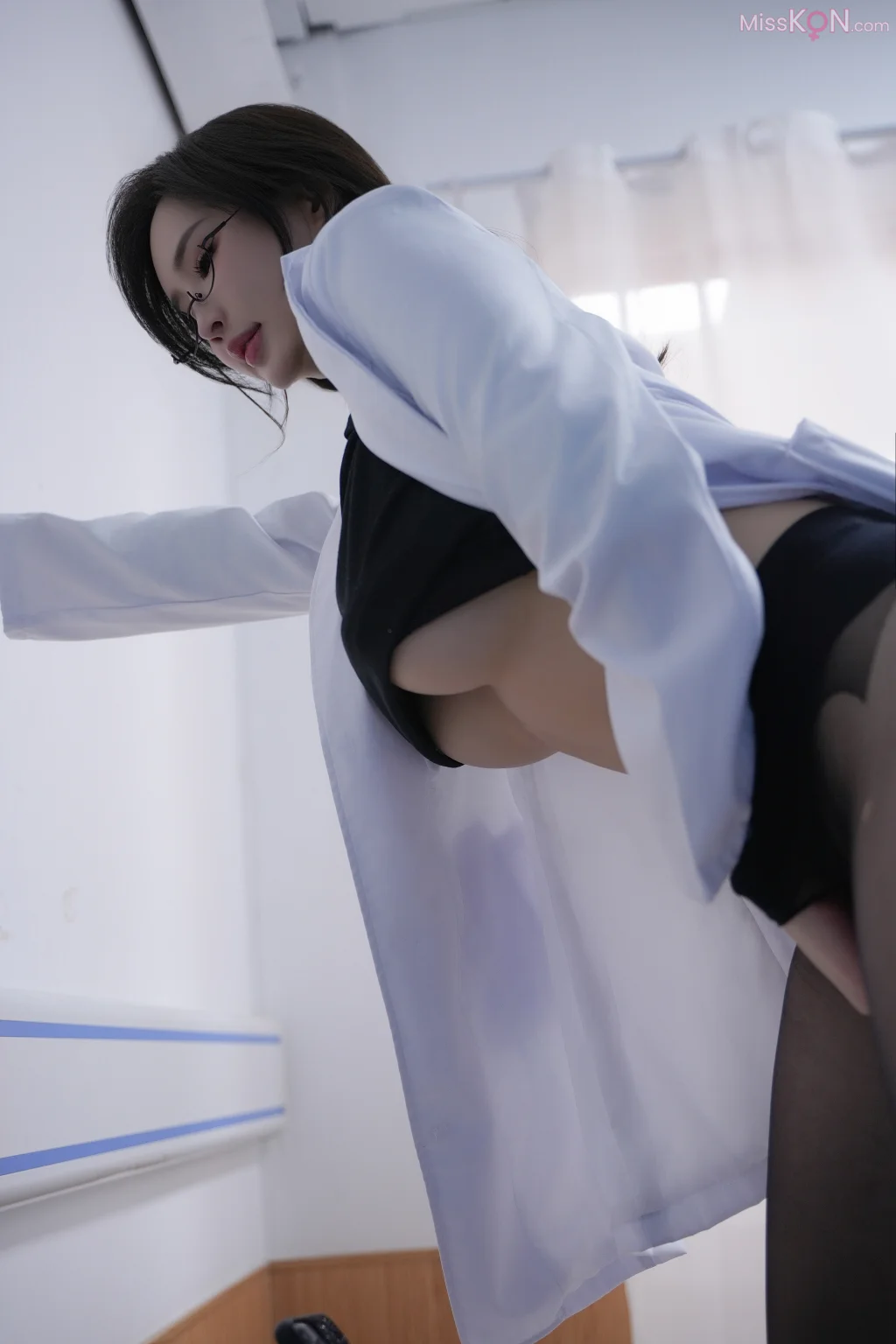 [XR Uncensored] Zhou Yan Xi (周妍希): 青涩主治医生 (80 photos) – Page 2
