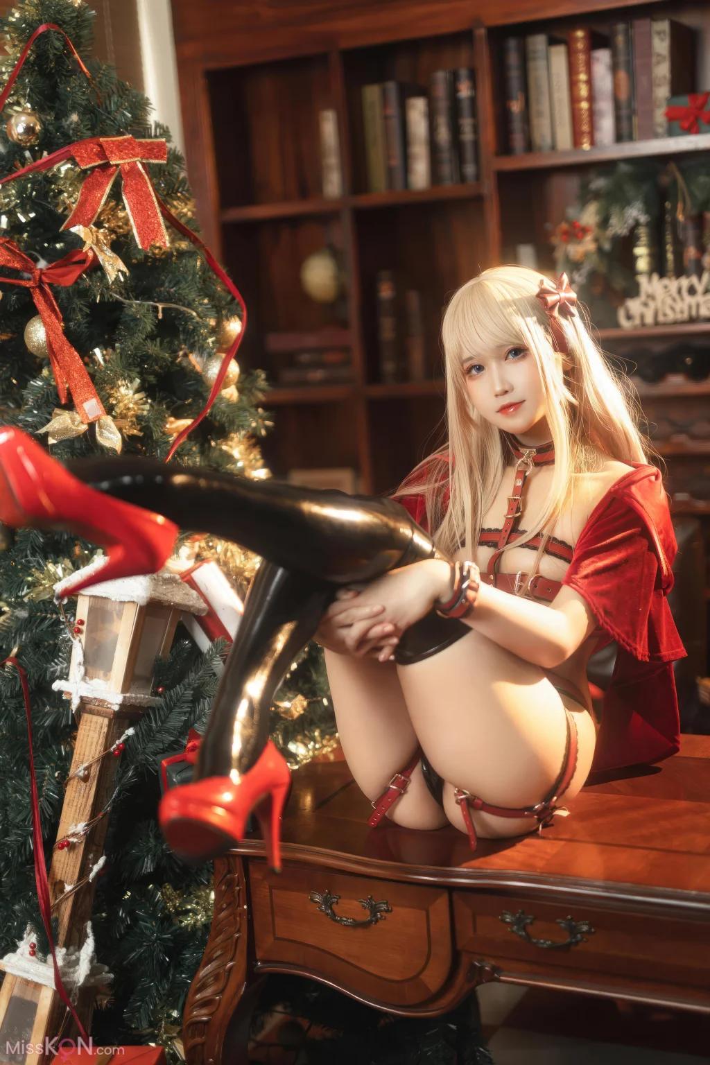 Coser@三度_69: 圣诞小红帽 (35 photos)