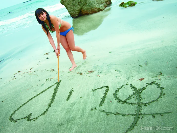 [JP] Ai Shinozaki (篠崎愛): 写真集 桜サクトキ (84 photos)