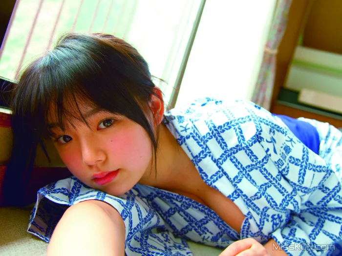 [JP] Ai Shinozaki (篠崎愛): 写真集 桜サクトキ (84 photos) – Page 2
