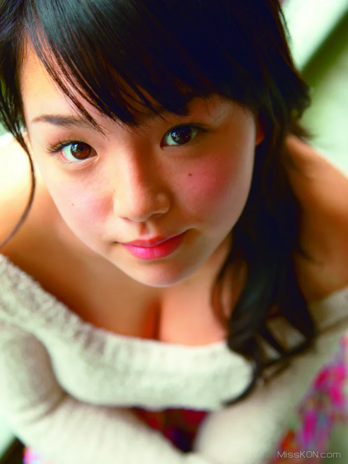 [JP] Ai Shinozaki (篠崎愛): 写真集 桜サクトキ (84 photos) – Page 2