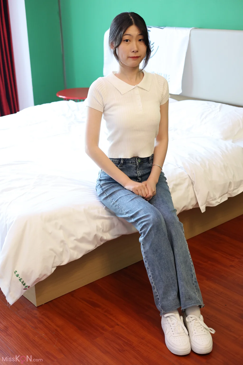 [三禾摄影] No.018: 牛仔裤 百褶裙 肉丝 (207 photos)
