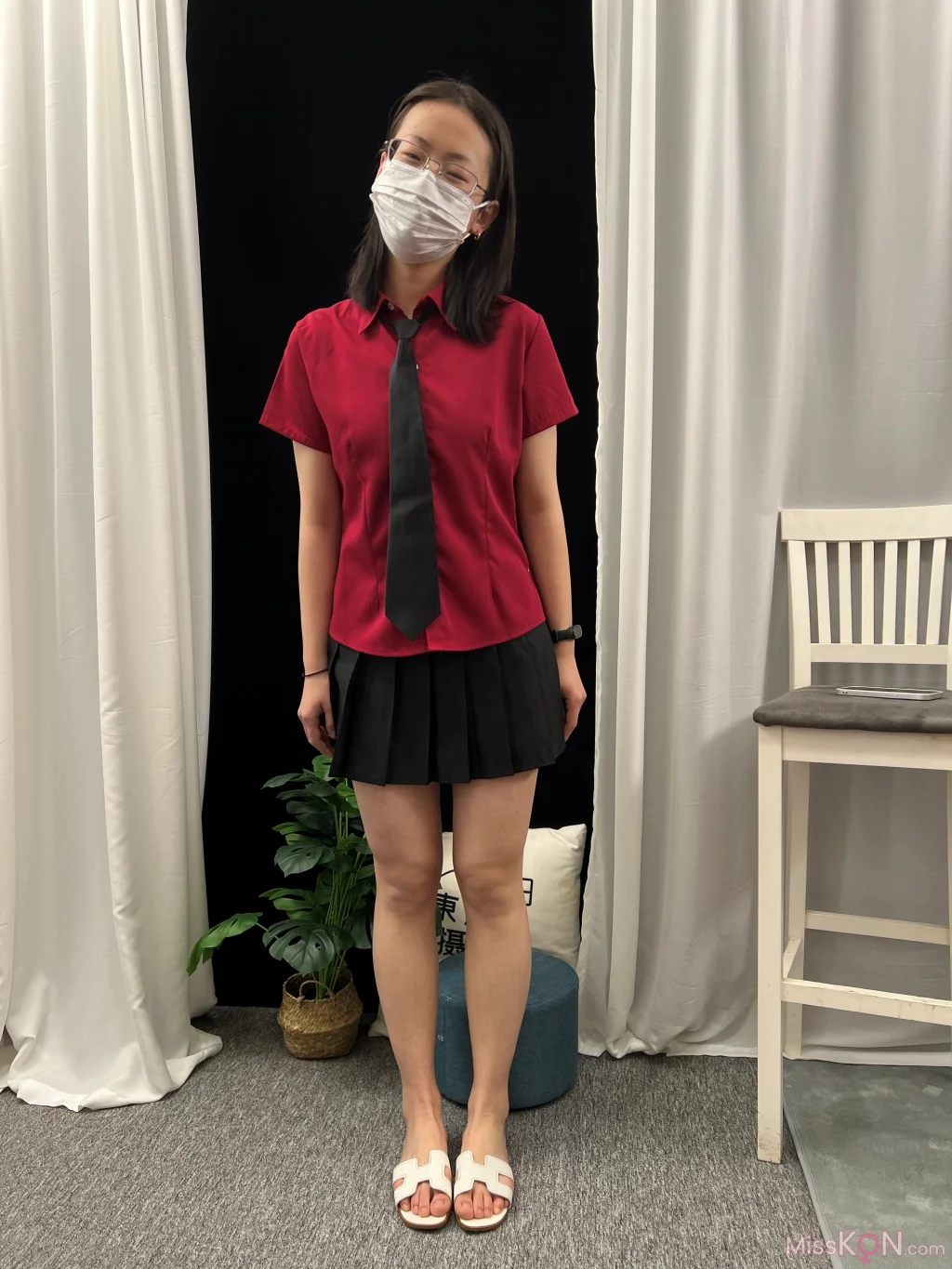 [三禾摄影] No.021: 短裙 凉拖 帆布鞋 高跟 (217 photos + 2 videos)