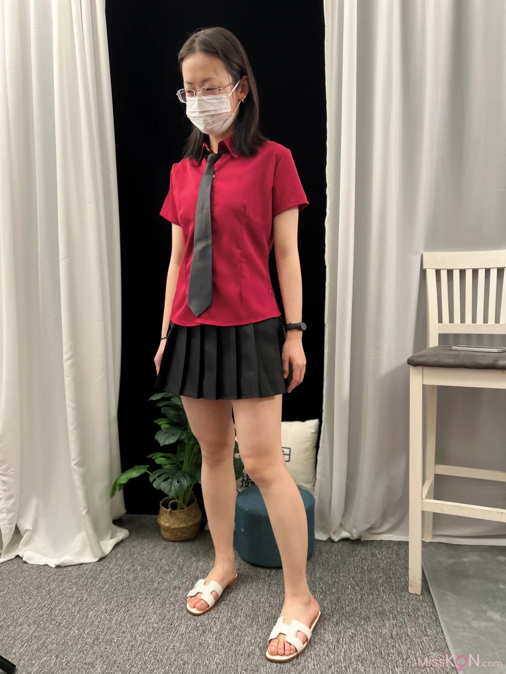 [三禾摄影] No.021: 短裙 凉拖 帆布鞋 高跟 (217 photos + 2 videos)