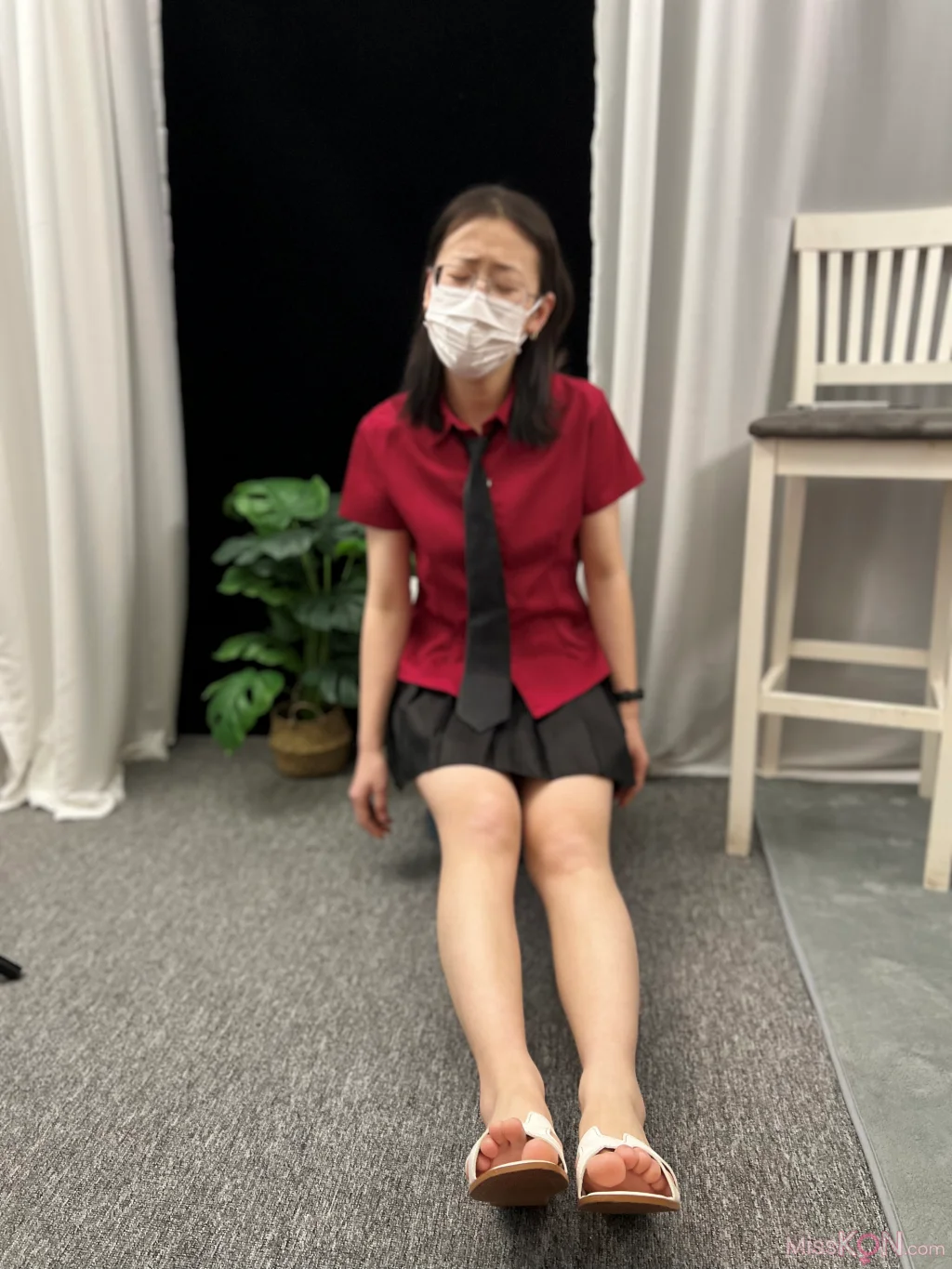[三禾摄影] No.021: 短裙 凉拖 帆布鞋 高跟 (217 photos + 2 videos)