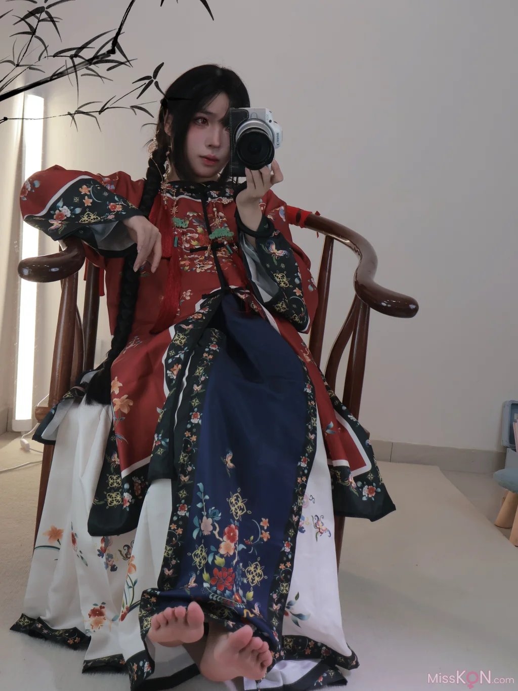 小羊蛋卷: 红白清汉女 (13 photos)