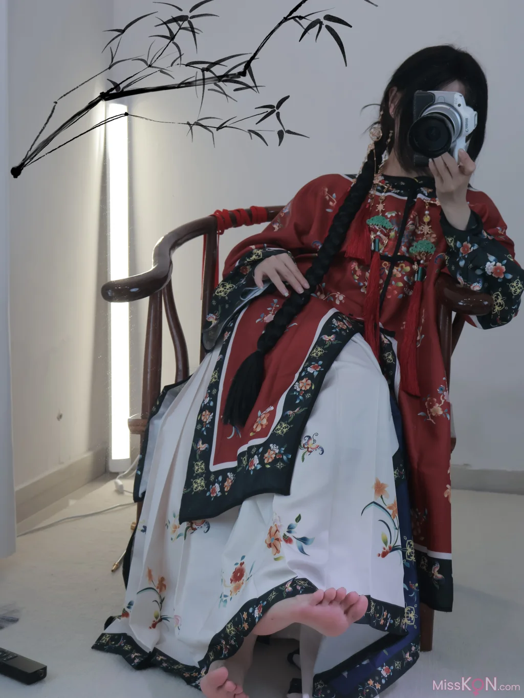 小羊蛋卷: 红白清汉女 (13 photos)