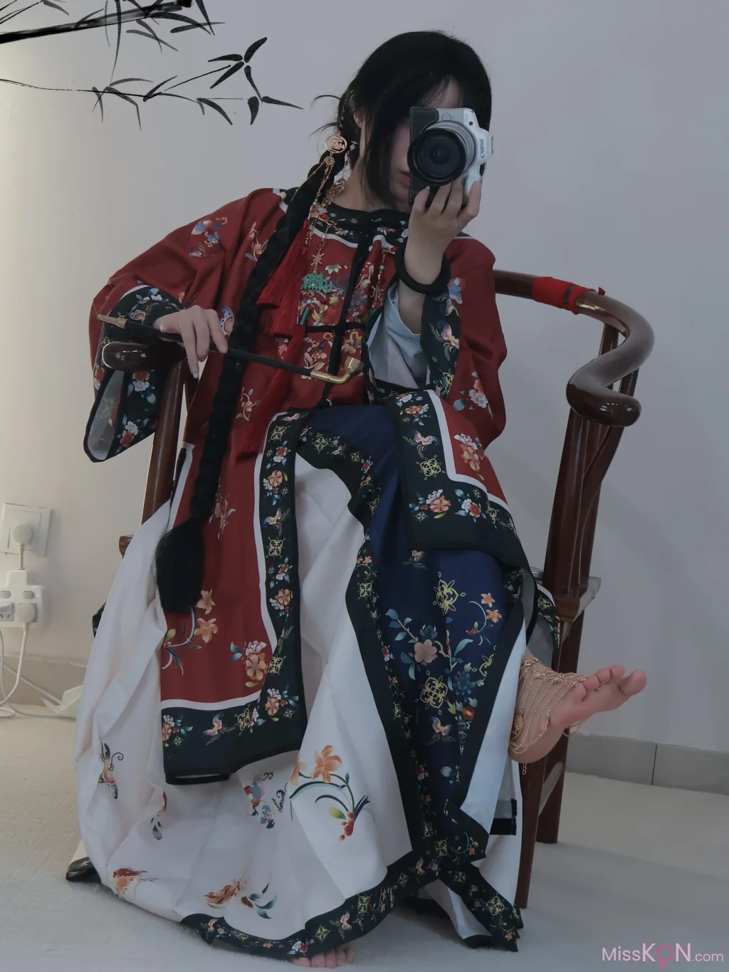 小羊蛋卷: 红白清汉女 (13 photos)
