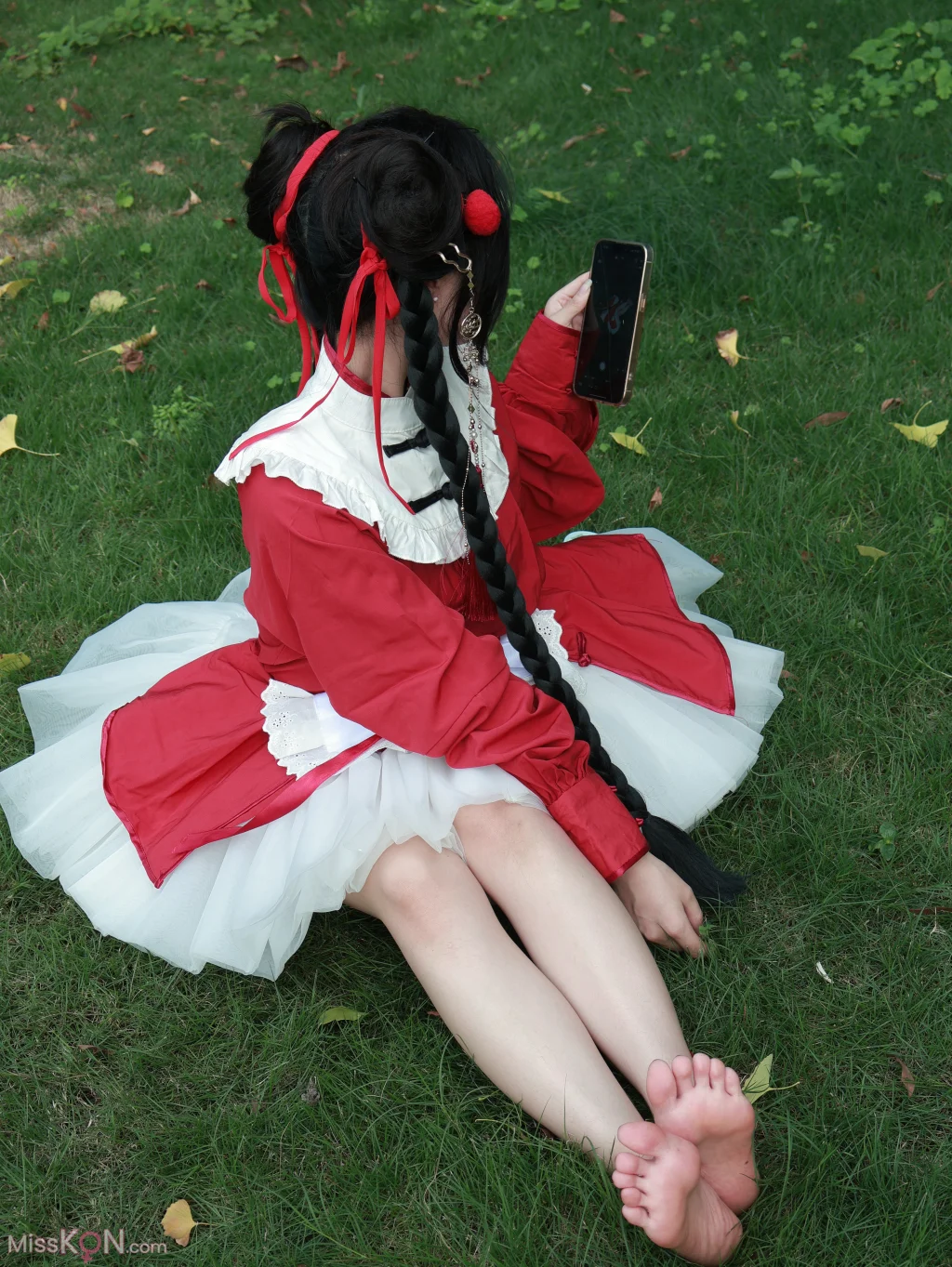 小羊蛋卷: 红色小吊带+红色中华娘 (20 photos)