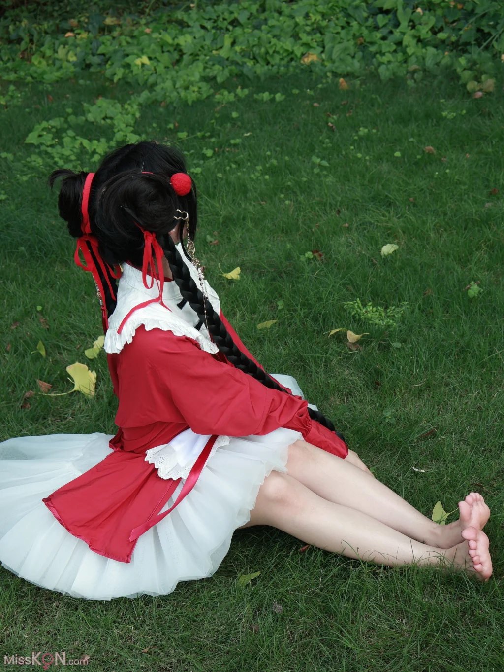 小羊蛋卷: 红色小吊带+红色中华娘 (20 photos)