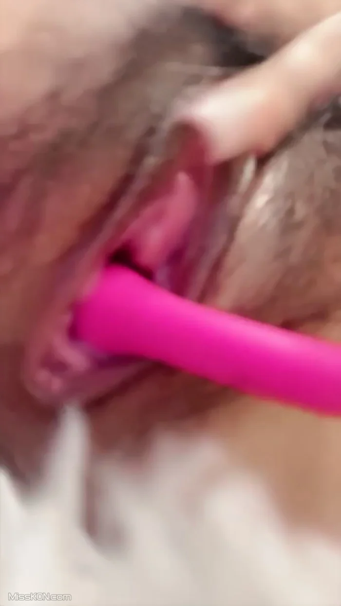 一只张张包: 新人小仙女刚下海 收费房道具大秀 (25 photos + 2 videos)