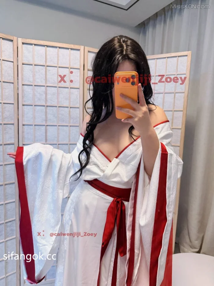 小黄帝Zoey: 付费VIP 美臀小可爱露出性爱视图合集 (99 photos + 61 videos) – Page 3