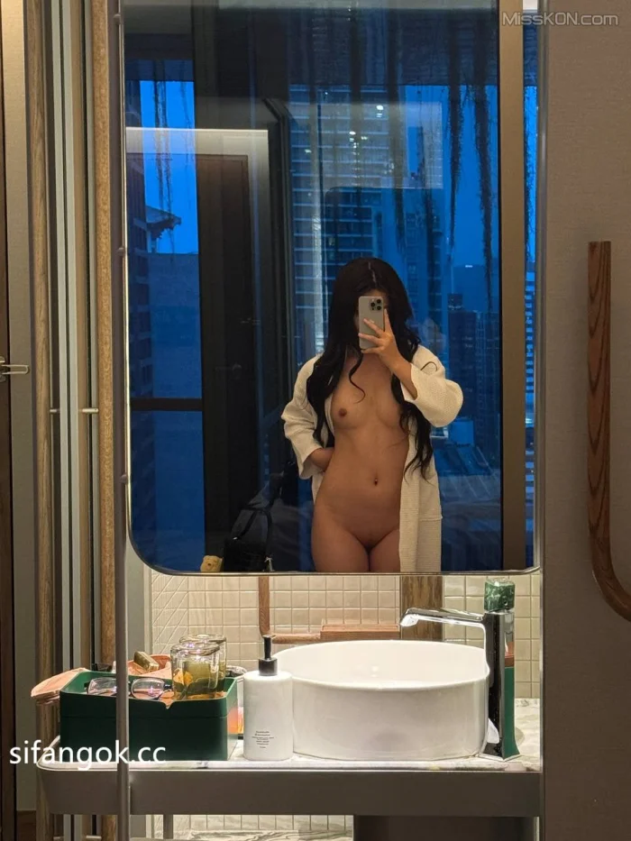 小黄帝Zoey: 付费VIP 美臀小可爱露出性爱视图合集 (99 photos + 61 videos) – Page 3