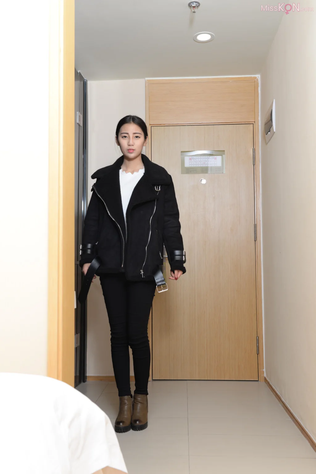 [Private Photoshoot] 唐婉: 长腿纤腰学生妹 全尺度私拍 (176 photos)