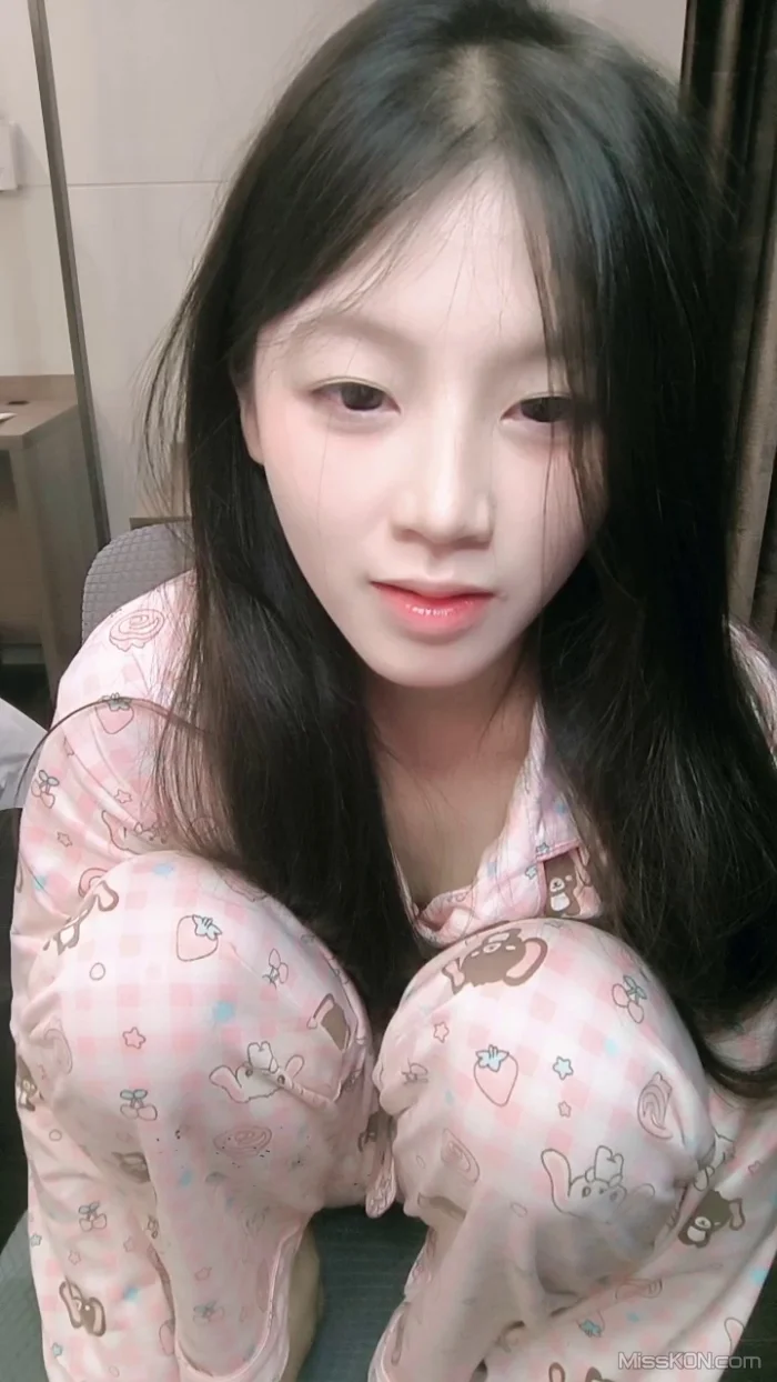 你的小月月: 人气尤物推荐 纯欲小仙女的快乐生活 (34 photos + 3 videos)