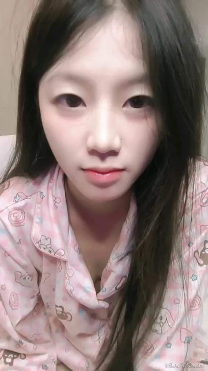 你的小月月: 人气尤物推荐 纯欲小仙女的快乐生活 (34 photos + 3 videos)