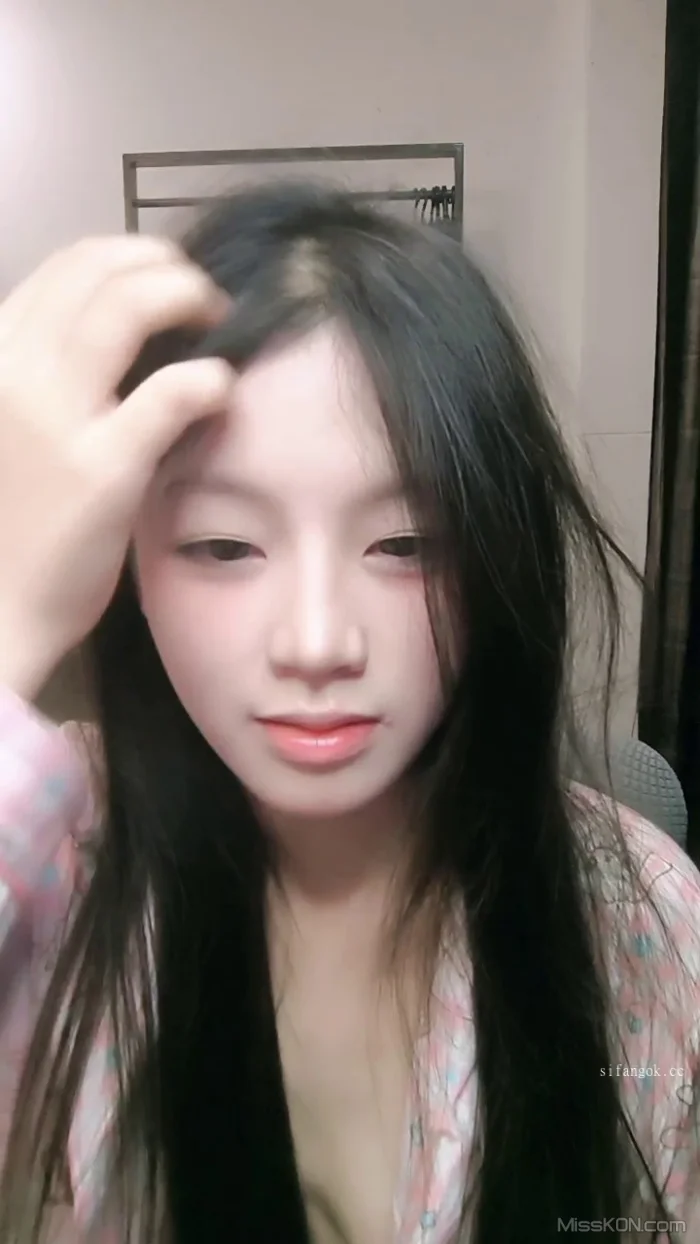 你的小月月: 人气尤物推荐 纯欲小仙女的快乐生活 (34 photos + 3 videos)